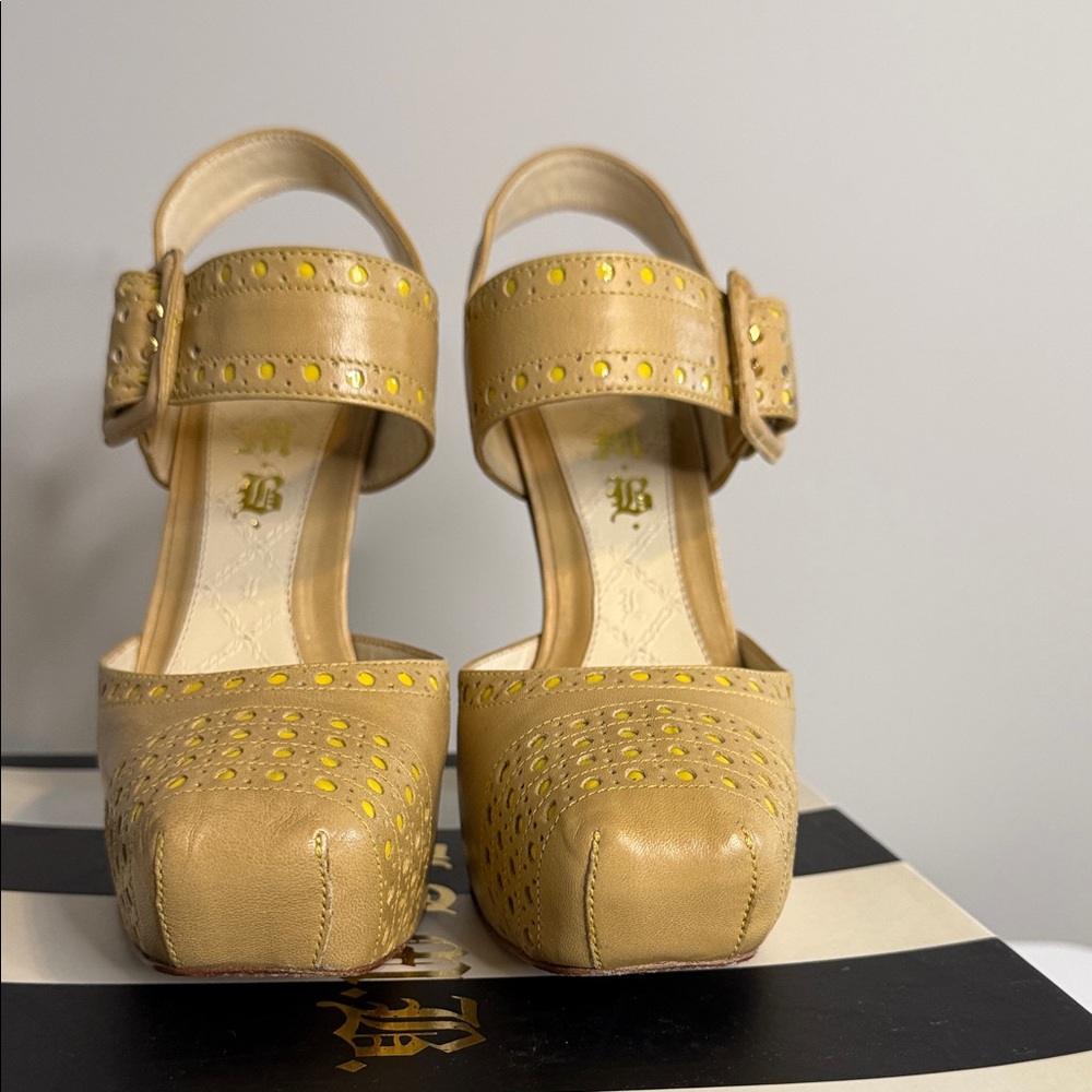 L.A.M.B. Tan and Yellow Studded Leather Platform Heels. 6.5 in original box - Picture 6 of 14
